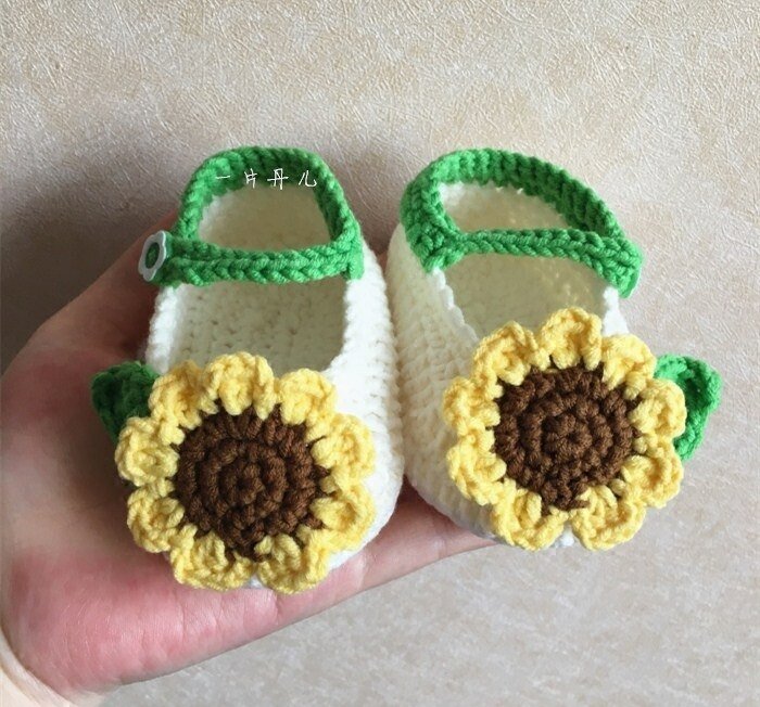 QYFLYXUE New baby's wool shoes pure hand knitting baby flowers