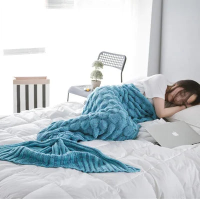 Quirky mermaid tail blanket <3 | Surfersandyogis