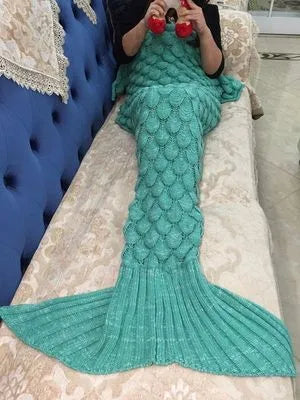 Quirky mermaid tail blanket <3 | Surfersandyogis