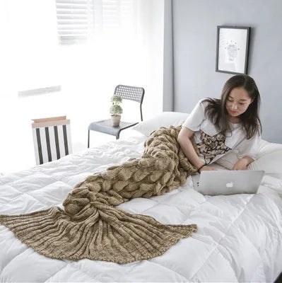 Quirky mermaid tail blanket <3 | Surfersandyogis