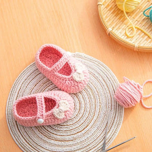 Handmade crochet baby shoes / booties