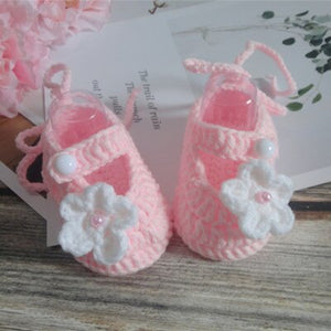 Handmade crochet baby shoes / booties