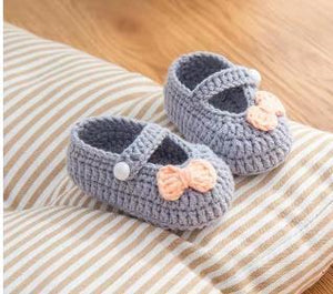 Handmade crochet baby shoes / booties