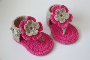 Baby flip-flop sandals in cotton crochet