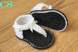 Baby flip-flop sandals in cotton crochet