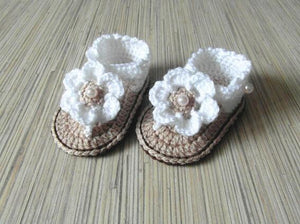 Baby flip-flop sandals in cotton crochet